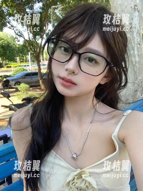 永久在线，155吃瓜网教你如何看尽视频中的八卦！-玫桔翼