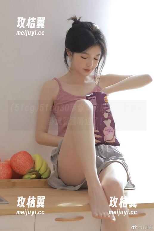 51cg30带你“吃瓜”，最新八卦流到我嘴边了！-玫桔翼