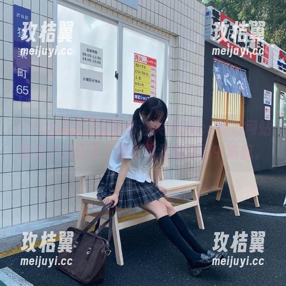 无意间迷失在51cg吃瓜网站的国产黑料里,像在强烈的风暴中漂流。-玫桔翼 无意间迷失在51cg吃瓜网站的国产黑料里,像在强烈的风暴中漂流。-玫桔翼