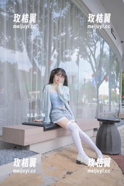 探索娜娜的幽默世界,“51吃瓜”app从此不再宅-玫桔翼 探索娜娜的幽默世界,“51吃瓜”app从此不再宅-玫桔翼