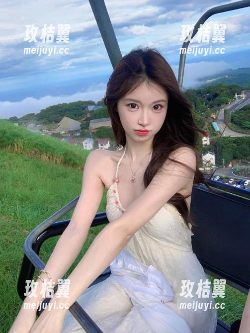 51吃瓜网址:究竟这个瓜有多脆,今天吃了个痛快!-玫桔翼 51吃瓜网址:究竟这个瓜有多脆,今天吃了个痛快!-玫桔翼