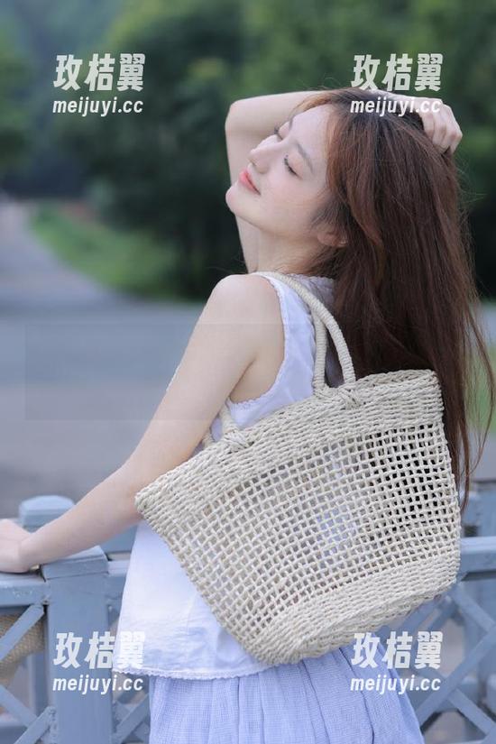 娜娜又出动了,51吃瓜网今天果然没让我失望!-玫桔翼 娜娜又出动了,51吃瓜网今天果然没让我失望!-玫桔翼