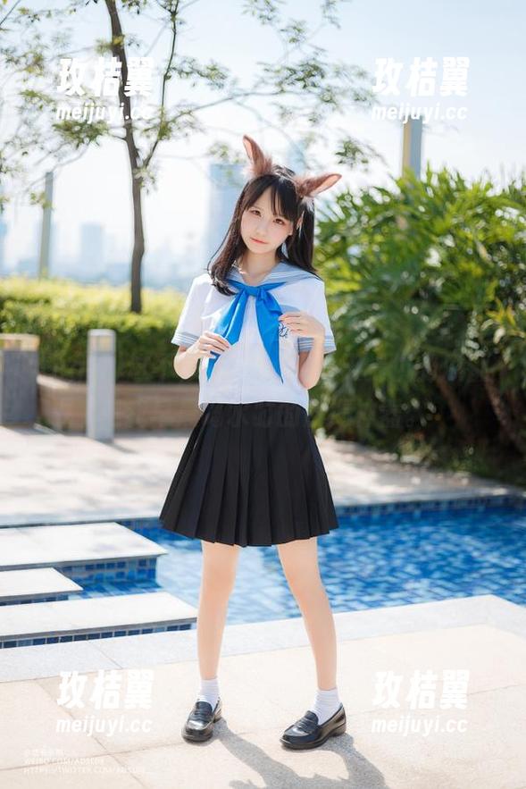 这不,“cgw”每天提供的瓜都是我早晨喝水时的解渴神器。-玫桔翼 这不,“cgw”每天提供的瓜都是我早晨喝水时的解渴神器。-玫桔翼