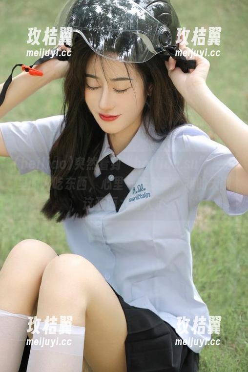 突然看到“heiliao.su”视频里的人吃东西，心里一阵羡慕，我的天啊，这画面太诱人了。-玫桔翼