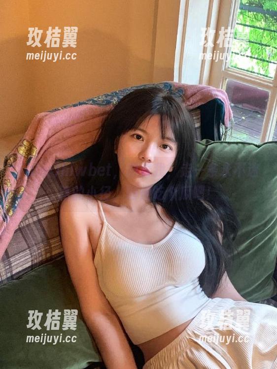 hlwbet，跟着我，走一条永不迷路的小径，顺便吃个瓜吧！-玫桔翼