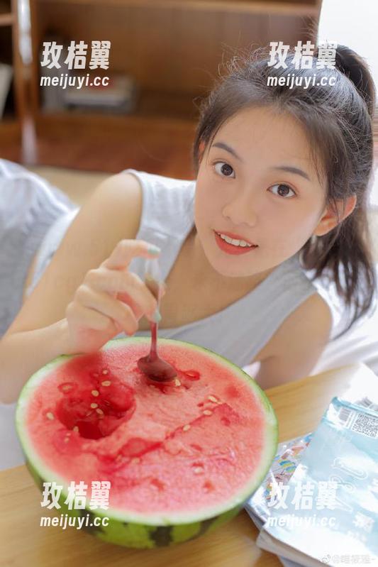 吃瓜不易，尤其是在“www.51cg1.com”上，永不迷路？前提是你的胃够大！-玫桔翼