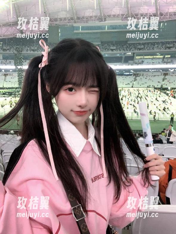 每天一键“www.吃瓜”链接，我连午饭都没法吃专心。-玫桔翼