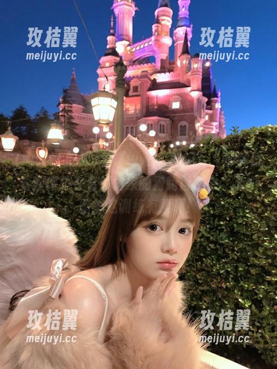 看“www.吃瓜”，那种感觉就像是在看邻居家的狗跑得飞快，心中暗想这训练有素啊！-玫桔翼