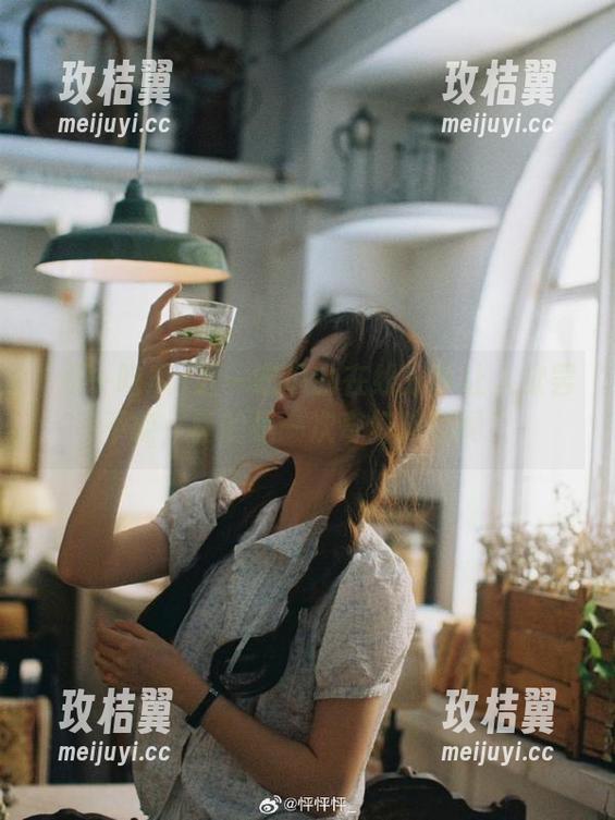 五一吃瓜的在线分享让人欲罢不能，真的是一次奇幻旅程啊！-玫桔翼