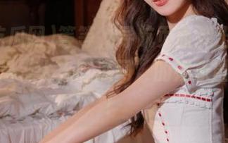 等等，导航页面弹出什么了？果然是“人人吃瓜网”的娱乐圈劲爆料！