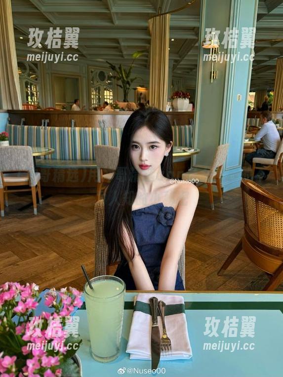 用冲哥精选app看女神们的不为人知的小秘密-玫桔翼