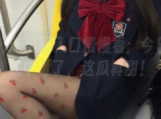 吃瓜网入口慢慢看：今日第一口就中毒了，这瓜真甜！