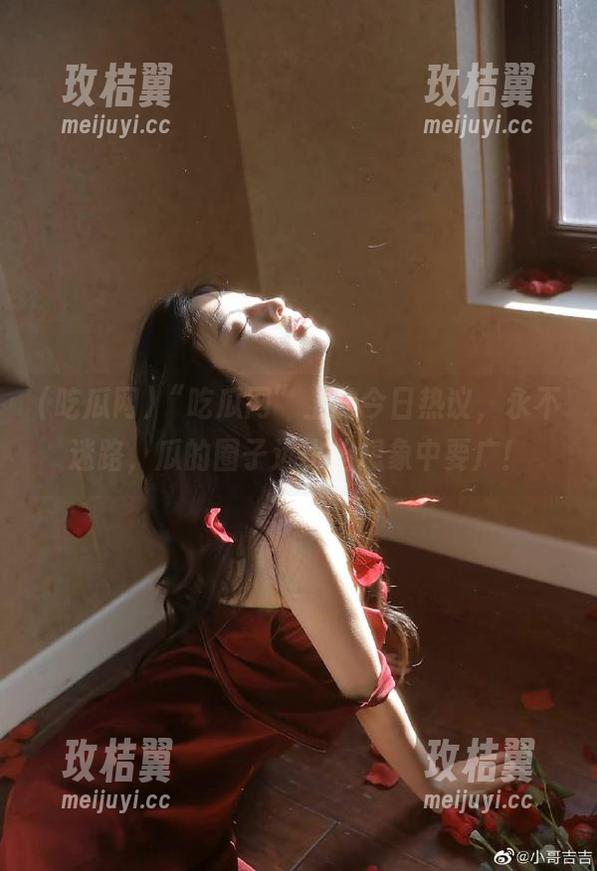 “吃瓜网”上的今日热议，永不迷路，瓜的圈子远比咱想象中要广！-玫桔翼
