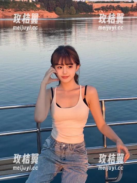 吃瓜网站:一到火爆话题我就像是潮水般卷入了现场!-玫桔翼 吃瓜网站:一到火爆话题我就像是潮水般卷入了现场!-玫桔翼