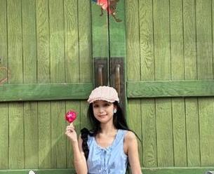 吃瓜网红黑料，没想到有个传送门通往视频一区，轻松一键，乐趣无穷！