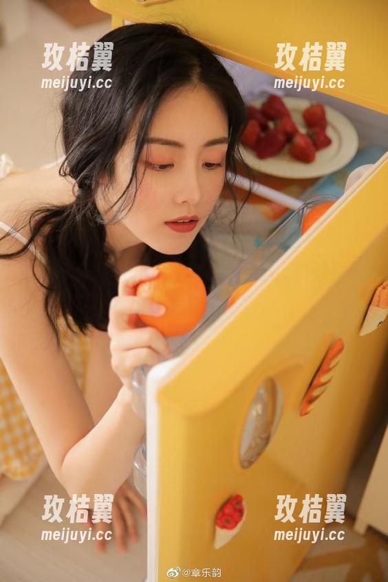 在国产吃瓜app上,视频竟然比现实更离谱?-玫桔翼 在国产吃瓜app上,视频竟然比现实更离谱?-玫桔翼
