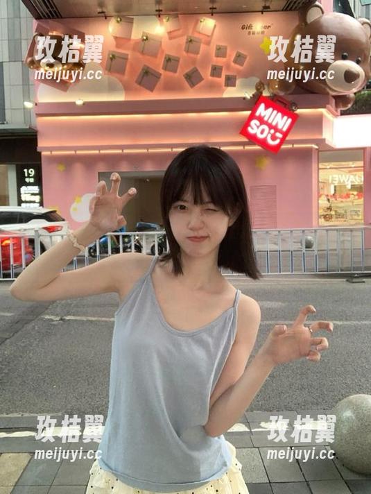每日黑料网上的最新线路，一路带你看最劲爆的事！-玫桔翼