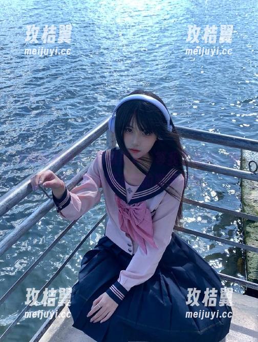 “网曝黑料”等我下载完,确定我不会掉进谣言的漩涡里吧。-玫桔翼 “网曝黑料”等我下载完,确定我不会掉进谣言的漩涡里吧。-玫桔翼