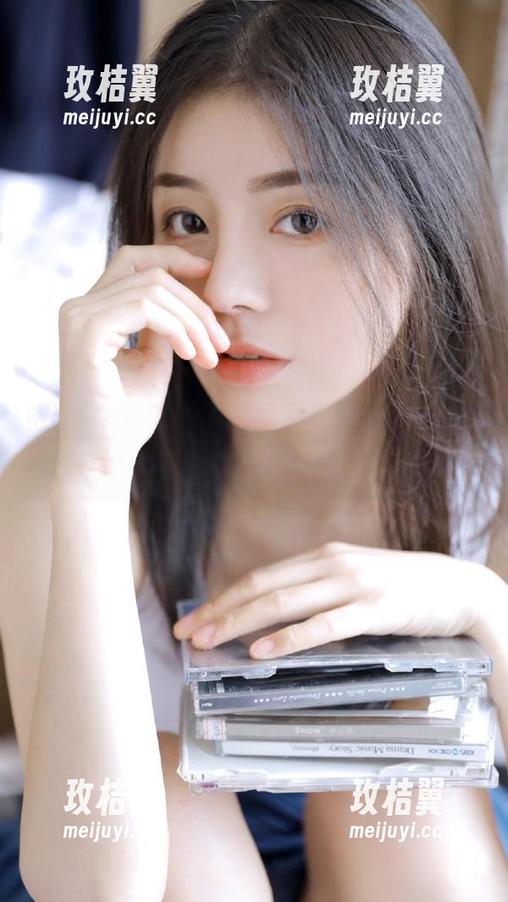 只想闲暇时在麻豆吃瓜的网页上放空,甭问我在想什么,我也不知道。-玫桔翼 只想闲暇时在麻豆吃瓜的网页上放空,甭问我在想什么,我也不知道。-玫桔翼