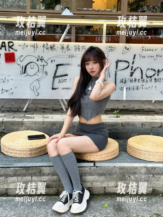 下载“万里长征黑料不打烊”，感受一波从未有过的八卦狂潮！-玫桔翼