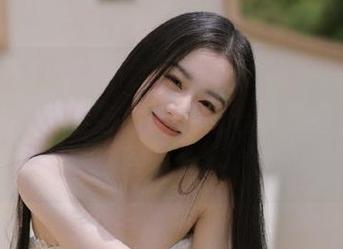 不吞下这“黑料.su黑料不打烊”首页的信息，感觉心里总有点空落落的