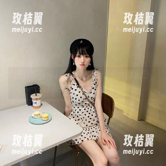 黑料不重样zzzttt的入口，让人欲罢不能的私房话-玫桔翼