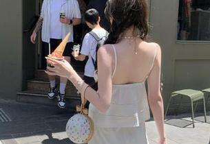 不得不走进“黑料吃瓜”官网，发布的真是…让我怀疑我的三观，怎么看得下去。