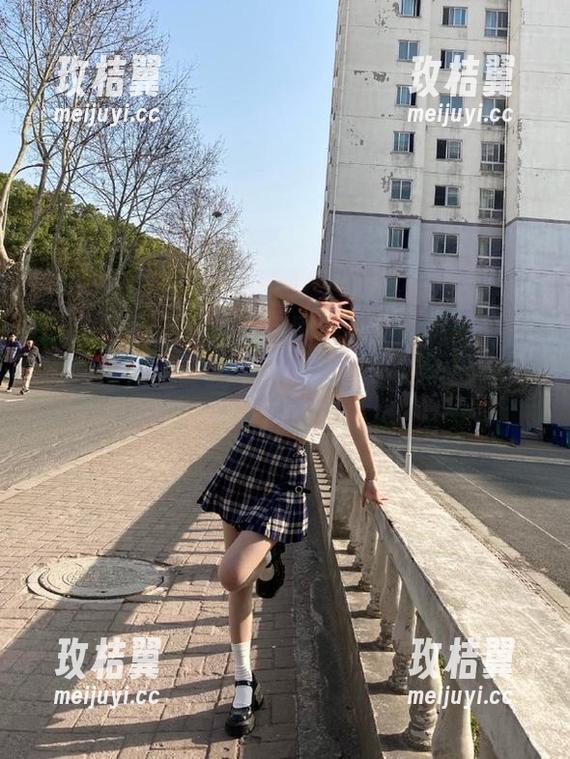 无意间刷到黑料吃瓜网的视频,那反差让我不仅心塞,还开始思索人生…嘤嘤嘤。-玫桔翼 无意间刷到黑料吃瓜网的视频,那反差让我不仅心塞,还开始思索人生…嘤嘤嘤。-玫桔翼