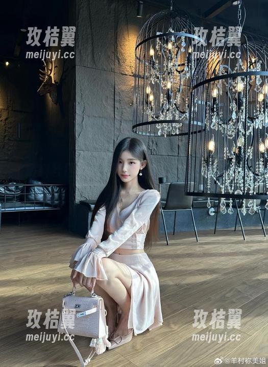 黑料社区在线：疯狂观看，真有那么多瓜吗？-玫桔翼