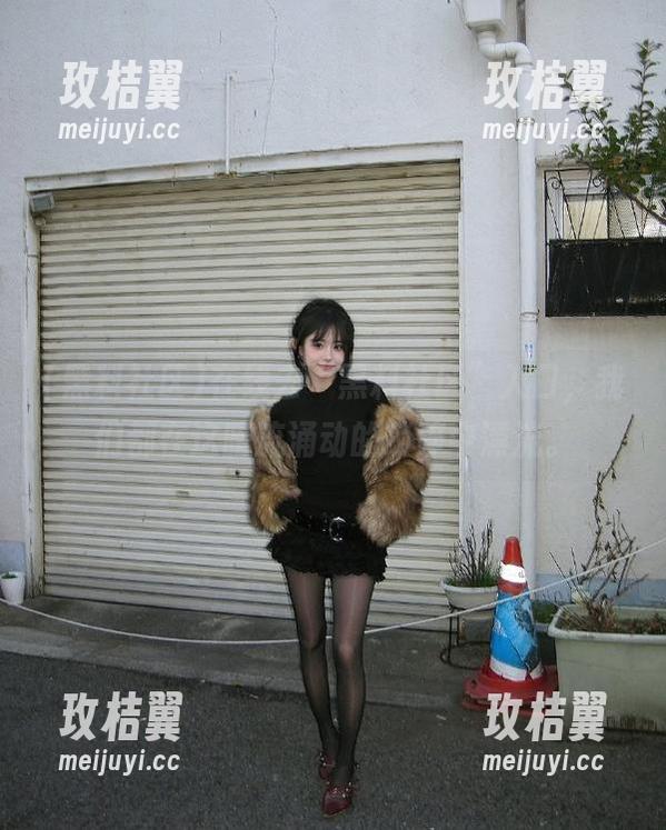 在线去“黑料社区”入口，我们都在这暗流涌动的琐碎中漂流。-玫桔翼