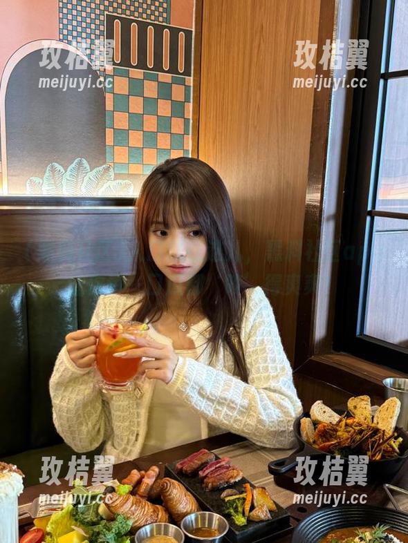 入口就在这儿,黑料社区app让你每一口瓜都‘咬’得爽爽!-玫桔翼 入口就在这儿,黑料社区app让你每一口瓜都‘咬’得爽爽!-玫桔翼