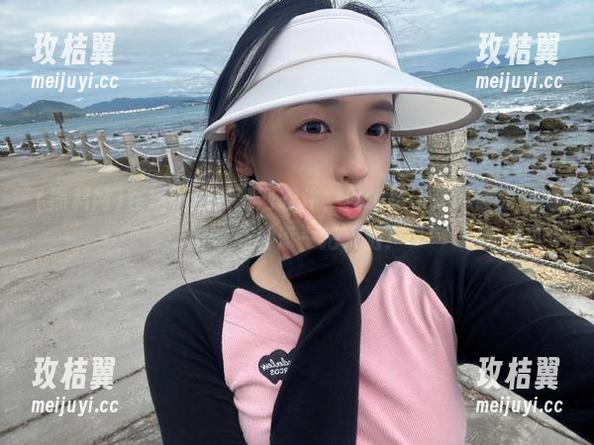 在线沉浸黑料网软件，偶尔想，是时候为我的好奇心再添一把火啦！-玫桔翼