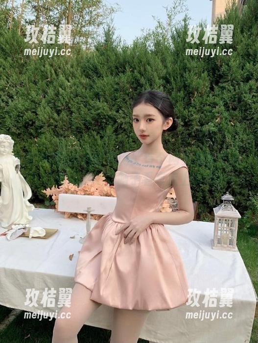 观看黑料网：每个网页都是个神奇的故事，不带脑子看有点上头哦！-玫桔翼