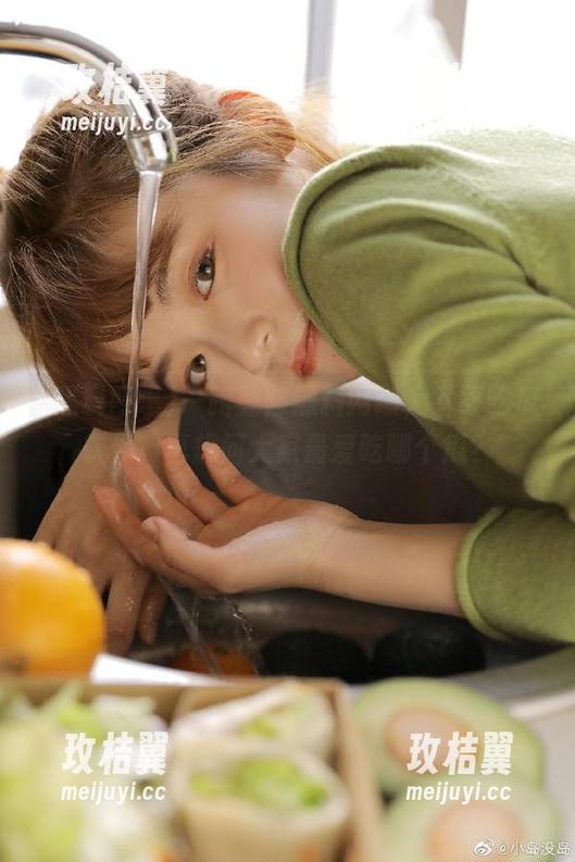 一路登陆黑料网曝，下载吃瓜软件，真想问大家最爱吃哪个瓜？-玫桔翼