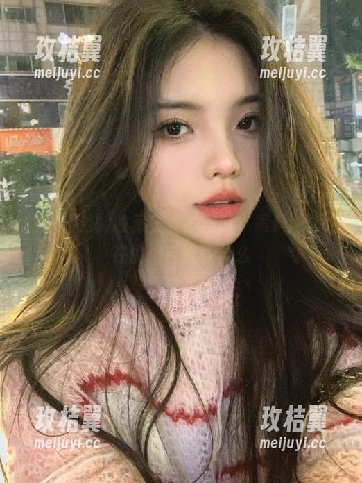 收藏美女的同时，黑料网站也在偷偷告诉我什么-玫桔翼