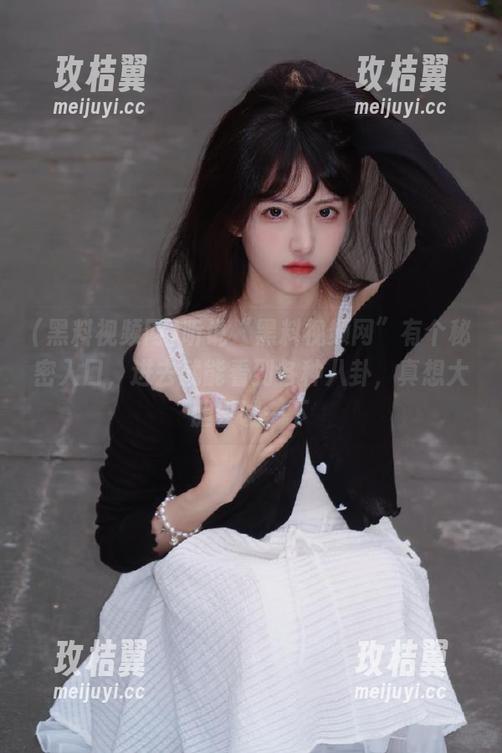听说“黑料视频网”有个秘密入口,进去就能看到各种八卦,真想大胆尝试一下-玫桔翼 听说“黑料视频网”有个秘密入口,进去就能看到各种八卦,真想大胆尝试一下-玫桔翼
