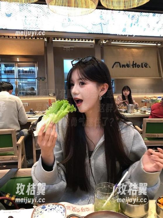 有时候也会疑惑，“黑料视频网”发布那么多内容，这群人是怎么想的？被勇气迷住了？-玫桔翼